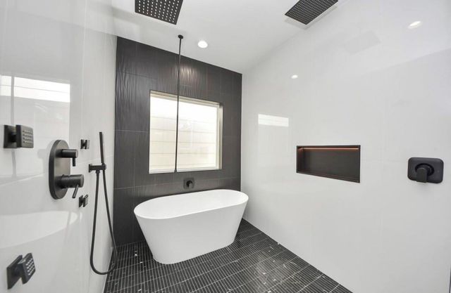 604 W 28th Street A, Houston, TX 77008