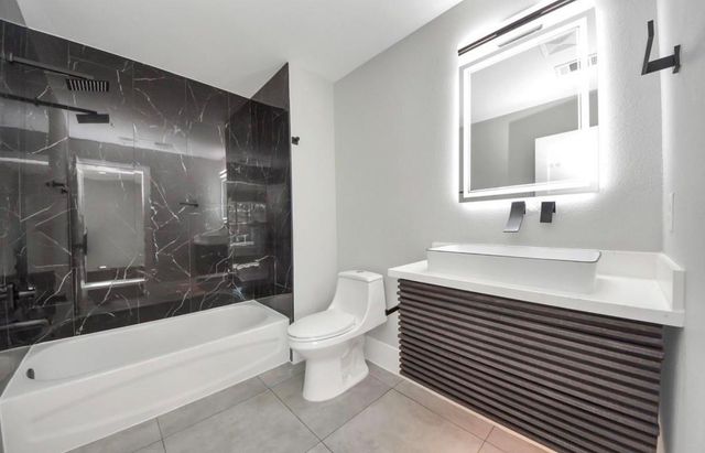 604 W 28th Street A, Houston, TX 77008