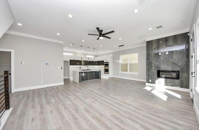 604 W 28th Street A, Houston, TX 77008