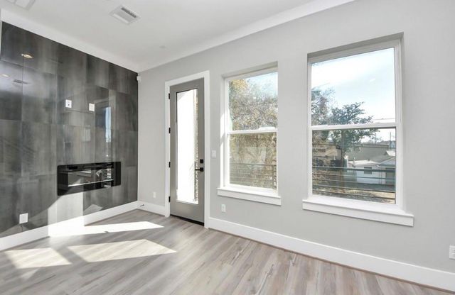 604 W 28th Street A, Houston, TX 77008