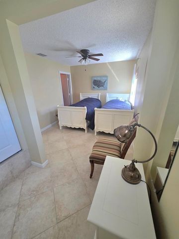311 Waterside Drive 9c, Hypoluxo, FL 33462