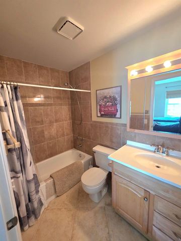 311 Waterside Drive 9c, Hypoluxo, FL 33462