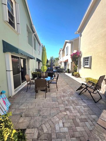 311 Waterside Drive 9c, Hypoluxo, FL 33462