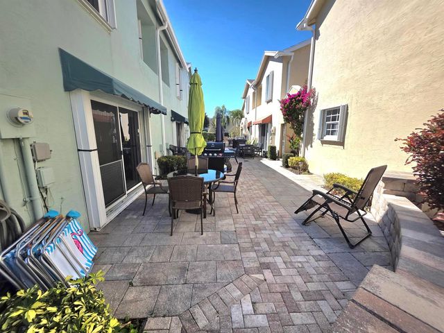 311 Waterside Drive 9c, Hypoluxo, FL 33462