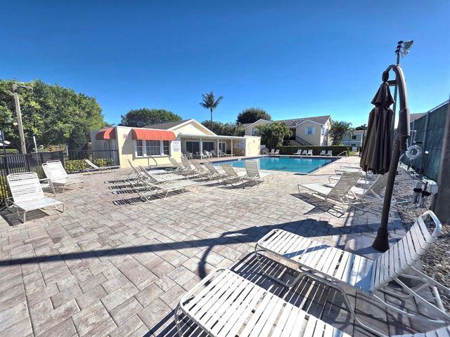 311 Waterside Drive 9c, Hypoluxo, FL 33462