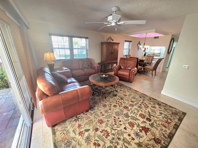 311 Waterside Drive 9c, Hypoluxo, FL 33462