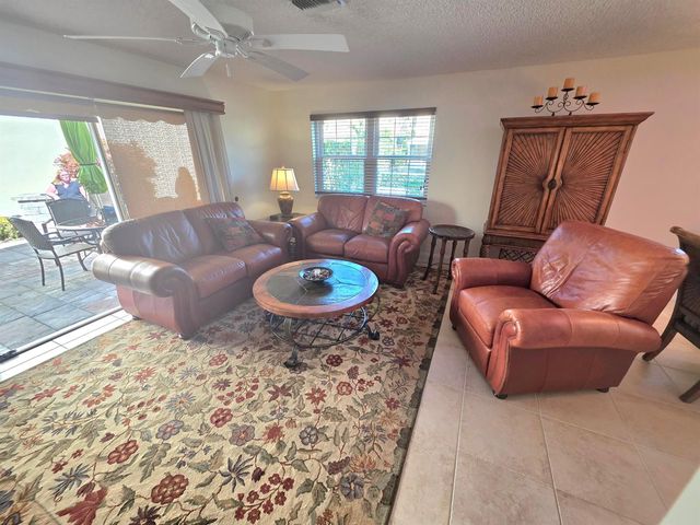 311 Waterside Drive 9c, Hypoluxo, FL 33462