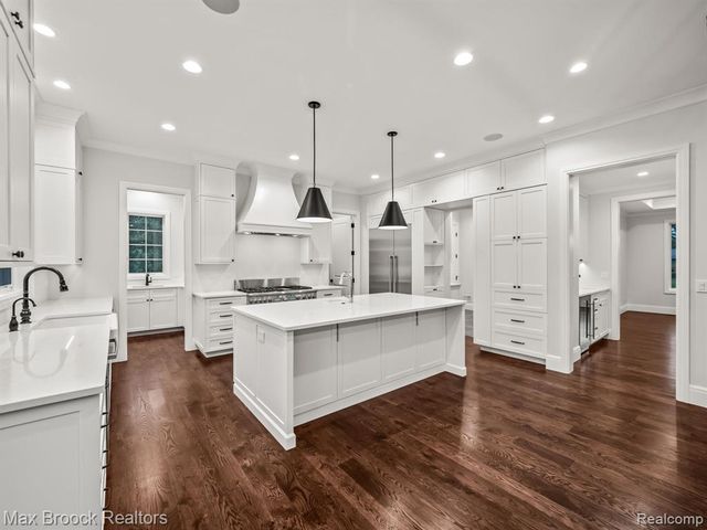 3627 Middlebury Lane, Bloomfield Hills, MI 48301