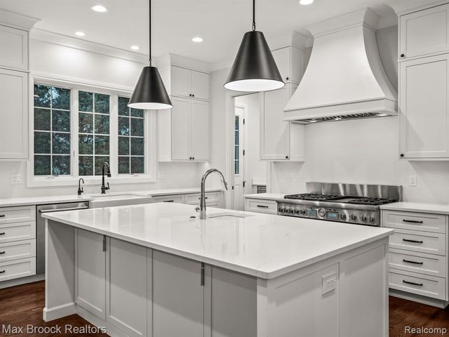 3627 Middlebury Lane, Bloomfield Hills, MI 48301