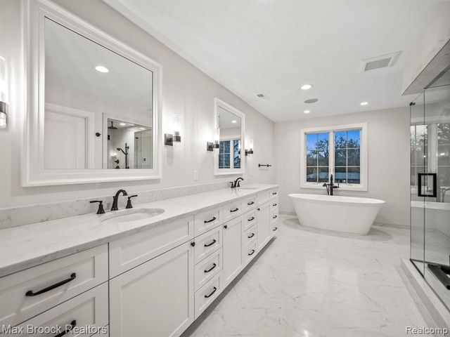 3627 Middlebury Lane, Bloomfield Hills, MI 48301