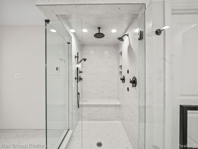 3627 Middlebury Lane, Bloomfield Hills, MI 48301