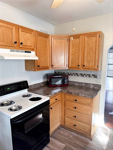 1508 E 30th Street, Des Moines, IA 50317