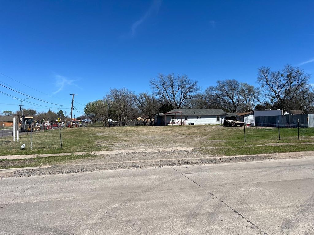 9402 Scyene Road, Dallas, TX 75227