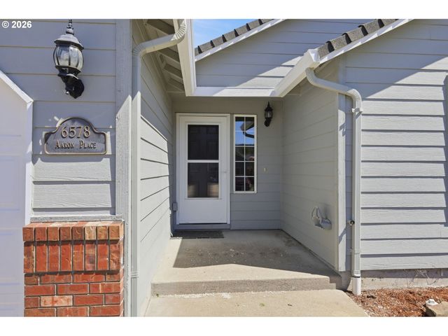 6578 AARON Ln, Springfield, OR 97478