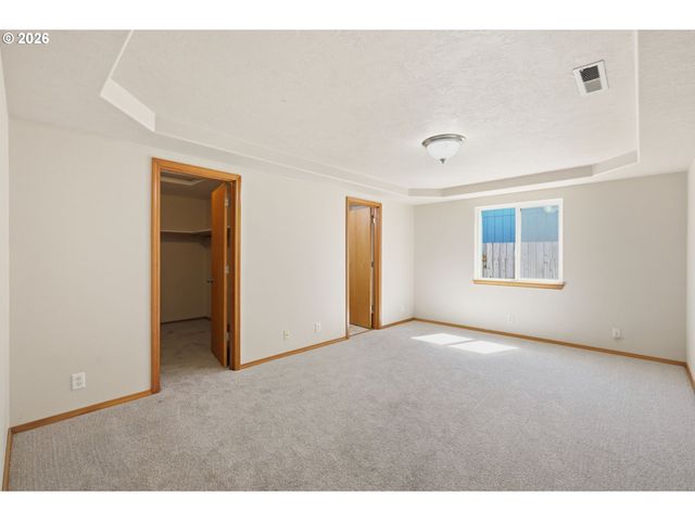 6578 AARON Ln, Springfield, OR 97478