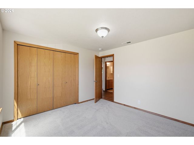 6578 AARON Ln, Springfield, OR 97478