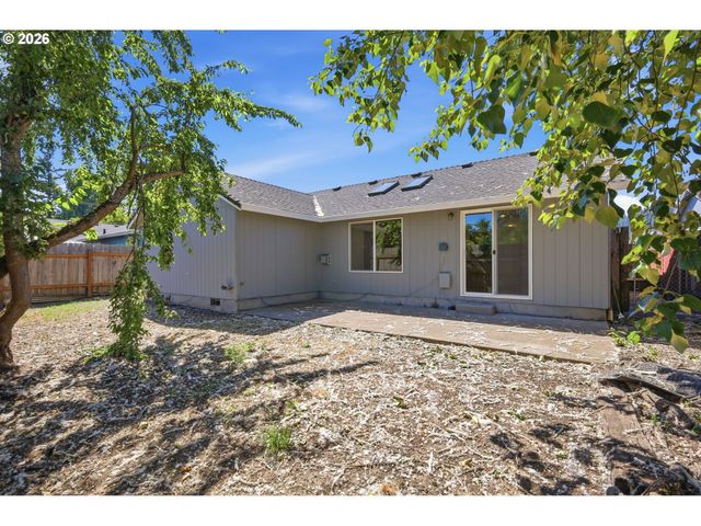 6578 AARON Ln, Springfield, OR 97478