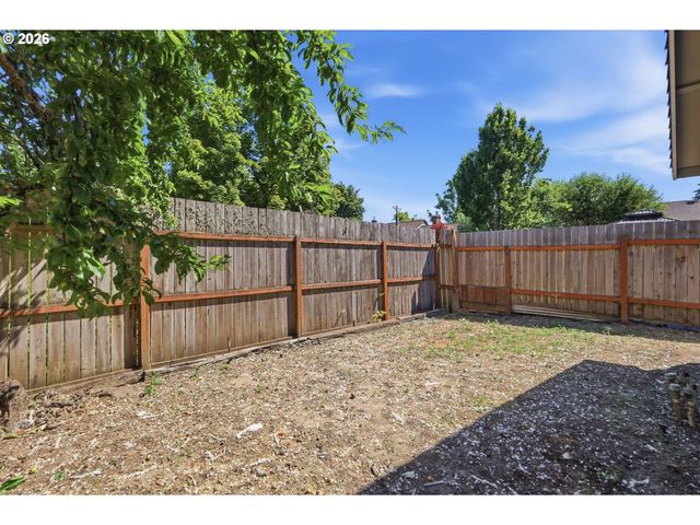 6578 AARON Ln, Springfield, OR 97478