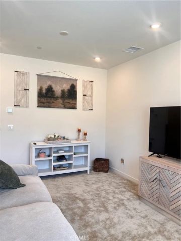 16032 Sunny Court, Fontana, CA 92336