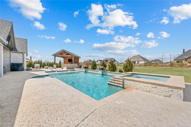 516 Westcreek Lane, Northlake, TX 76226