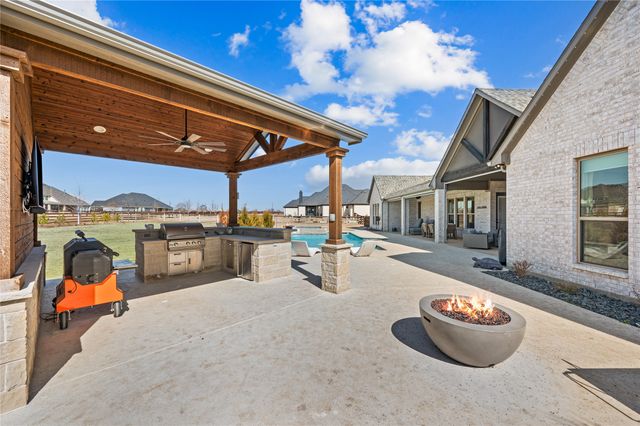 516 Westcreek Lane, Northlake, TX 76226