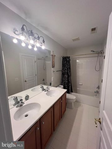 45 HEMPSTEAD DR, Newark, DE 19702