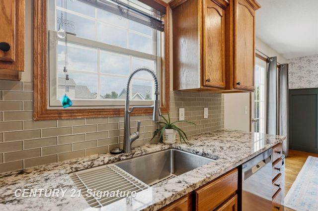 2207 Satkowiak Drive, Bay City, MI 48706