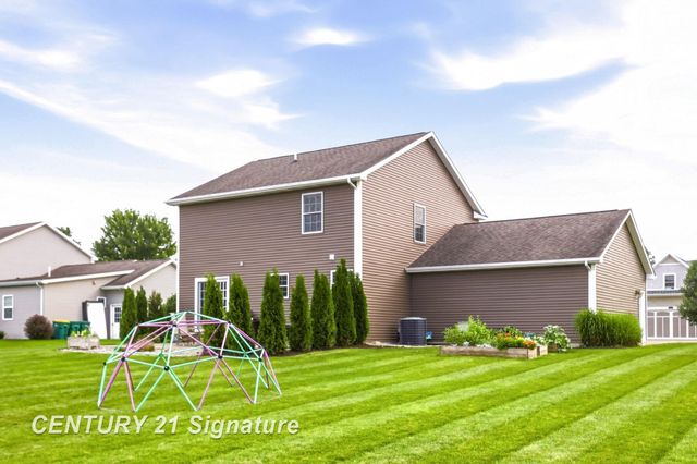 2207 Satkowiak Drive, Bay City, MI 48706