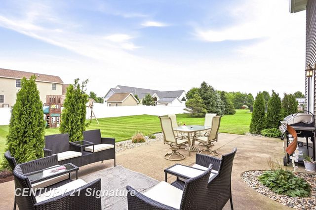 2207 Satkowiak Drive, Bay City, MI 48706
