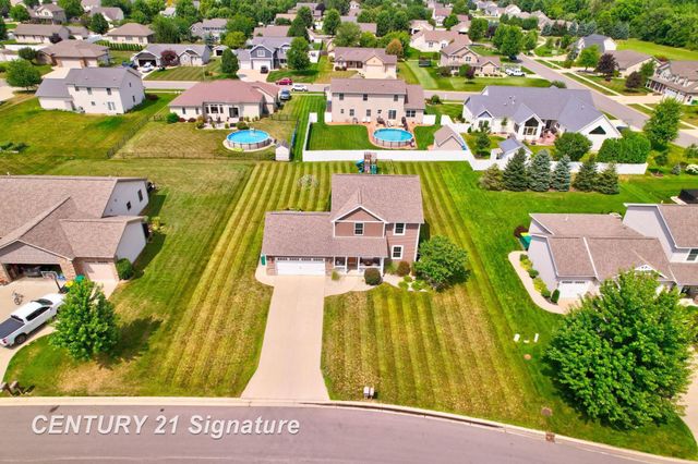 2207 Satkowiak Drive, Bay City, MI 48706