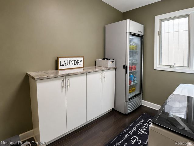 3380 E Benstein Road W, Commerce Charter Township, MI 48382
