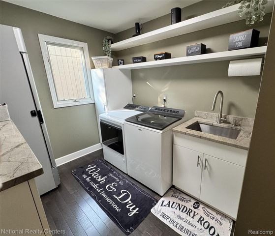 3380 E Benstein Road W, Commerce Charter Township, MI 48382