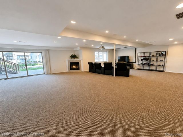 3380 E Benstein Road W, Commerce Charter Township, MI 48382