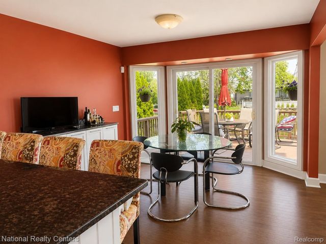3380 E Benstein Road W, Commerce Charter Township, MI 48382