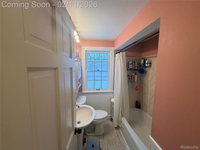 2122 Cedar Street, Delhi Charter Township, MI 48842