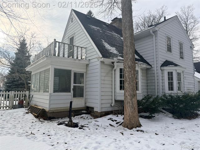 2122 Cedar Street, Delhi Charter Township, MI 48842