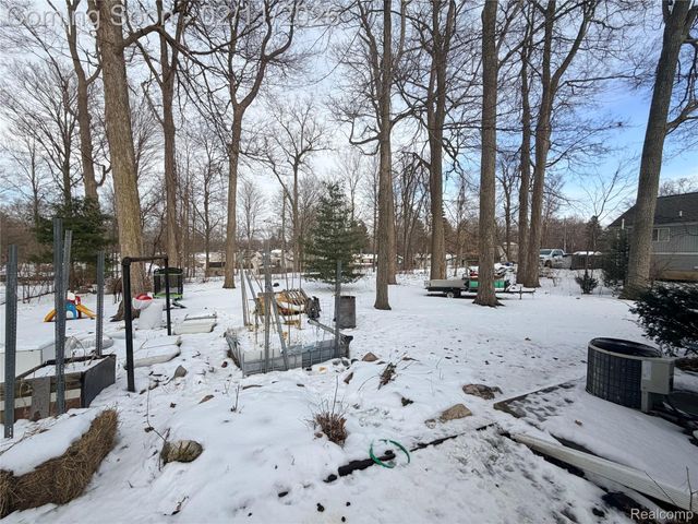 2122 Cedar Street, Delhi Charter Township, MI 48842