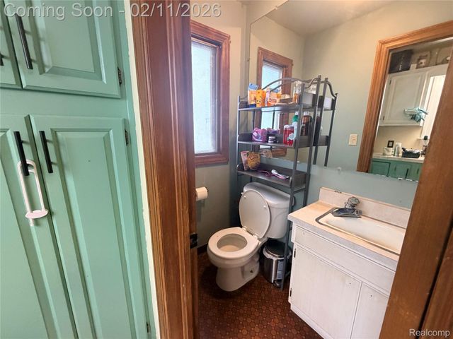 2122 Cedar Street, Delhi Charter Township, MI 48842