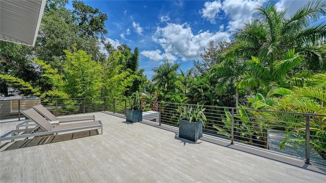 543 COLUMBIA COURT, Sarasota, FL 34236