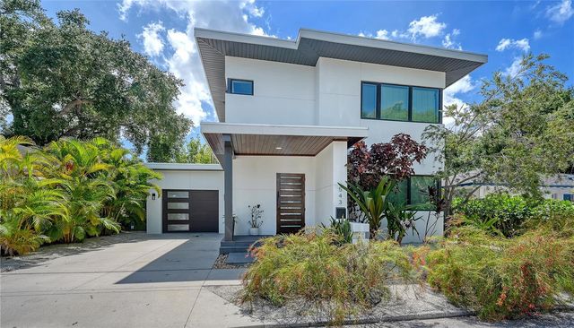 543 COLUMBIA COURT, Sarasota, FL 34236