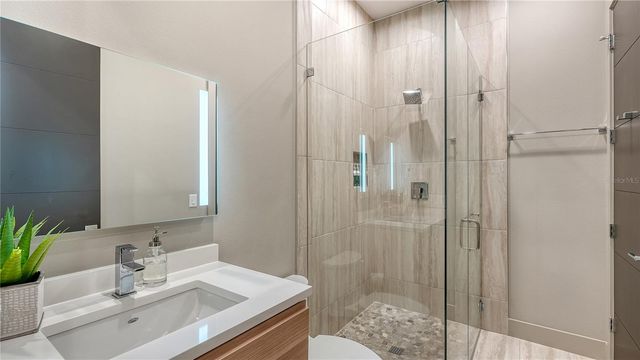 543 COLUMBIA COURT, Sarasota, FL 34236