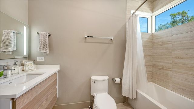 543 COLUMBIA COURT, Sarasota, FL 34236