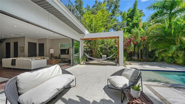 543 COLUMBIA COURT, Sarasota, FL 34236
