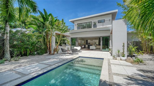 543 COLUMBIA COURT, Sarasota, FL 34236