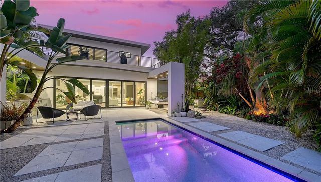 543 COLUMBIA COURT, Sarasota, FL 34236