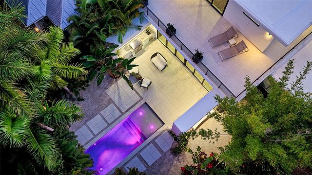 543 COLUMBIA COURT, Sarasota, FL 34236