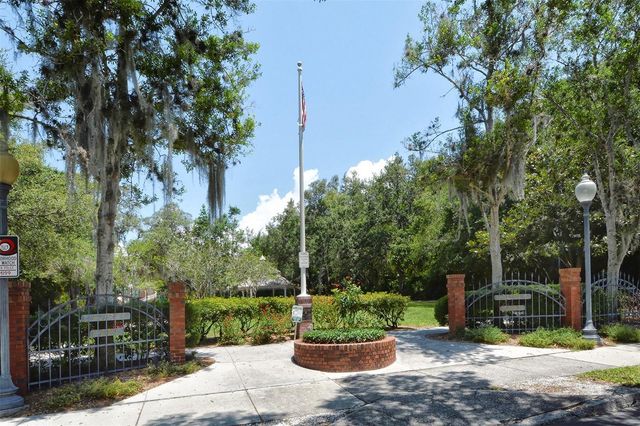 543 COLUMBIA COURT, Sarasota, FL 34236