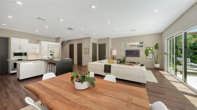 543 COLUMBIA COURT, Sarasota, FL 34236
