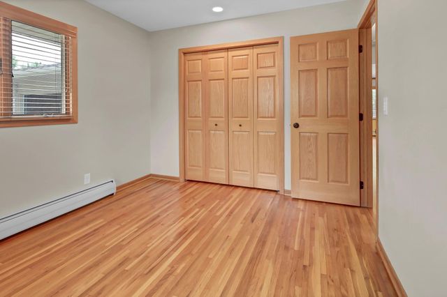 1381 Woodhill Drive, Woodbury, MN 55125