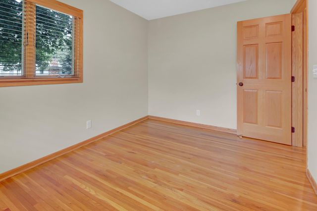 1381 Woodhill Drive, Woodbury, MN 55125